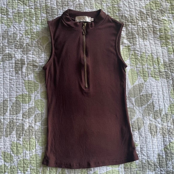 Brown Top w/ Gold Zipper - Picture 2 of 3